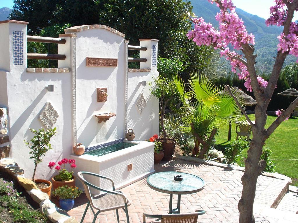 Hotel Cortijo De Salia Alcaucín Exterior foto