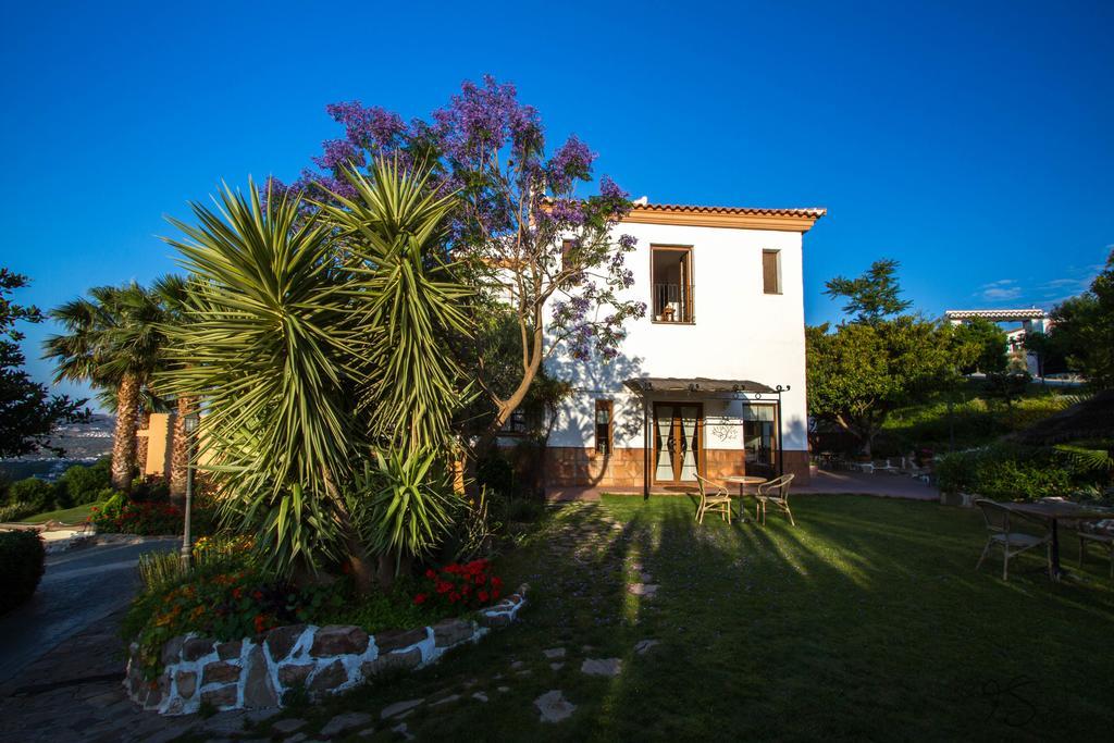 Hotel Cortijo De Salia Alcaucín Exterior foto