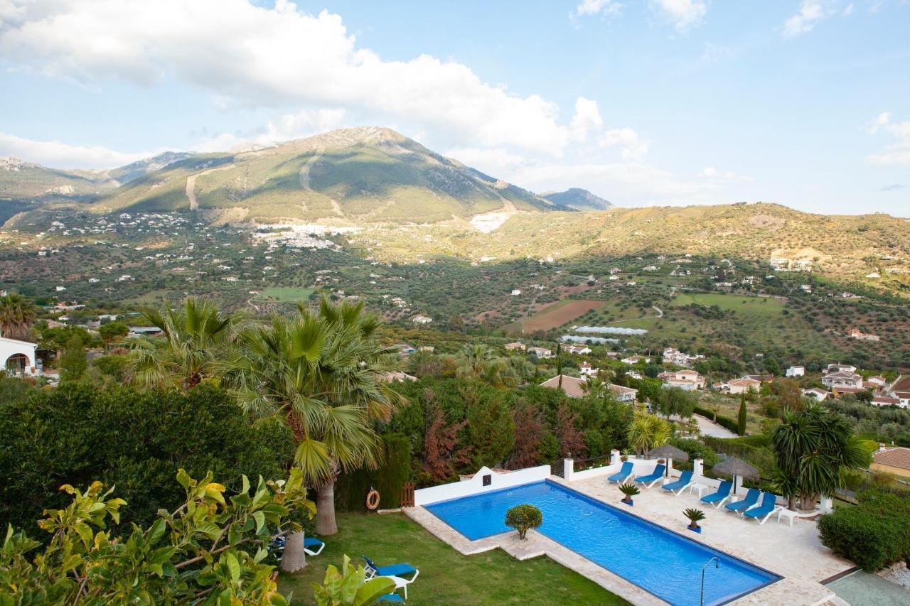 Hotel Cortijo De Salia Alcaucín Exterior foto