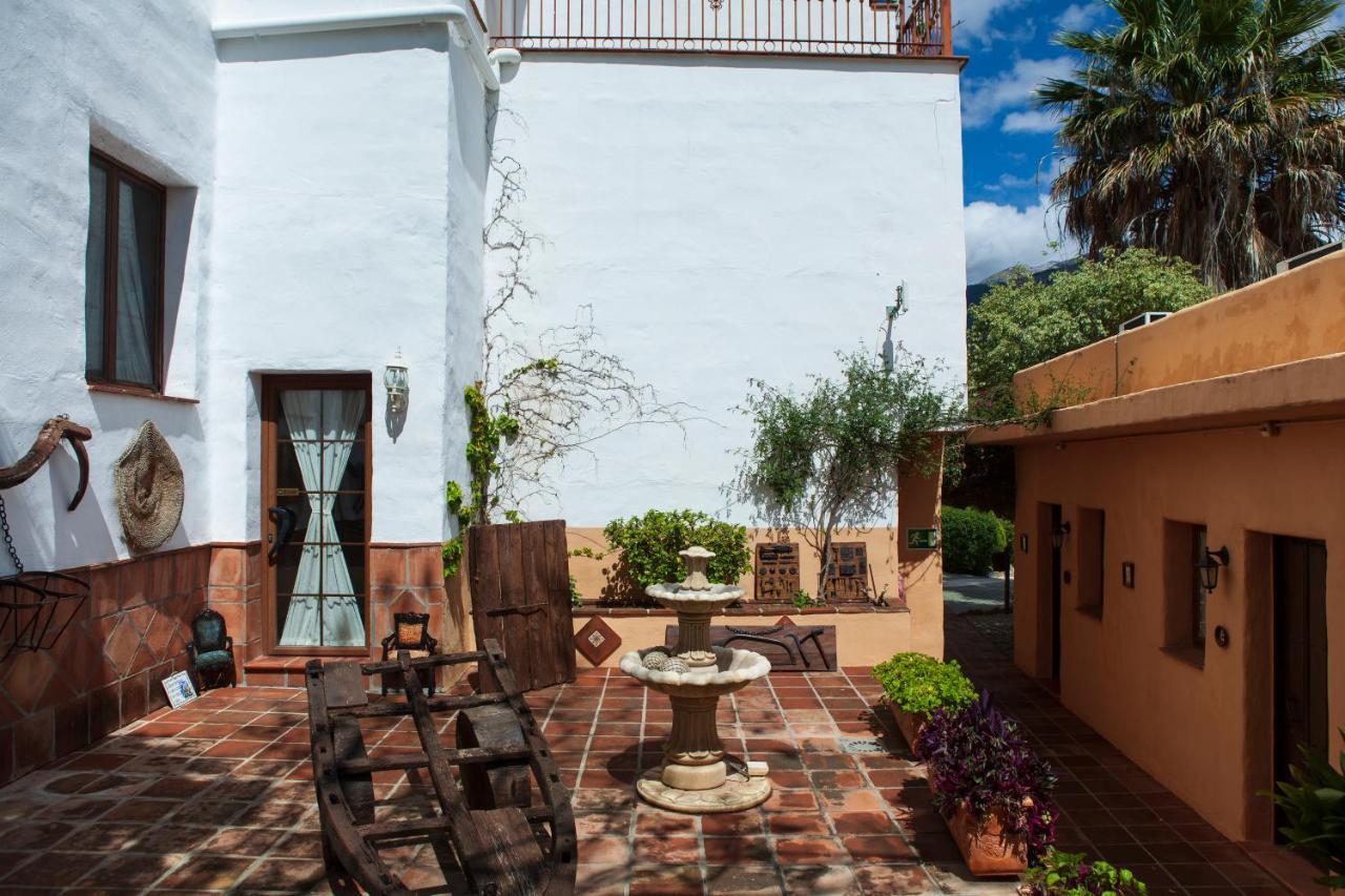 Hotel Cortijo De Salia Alcaucín Exterior foto